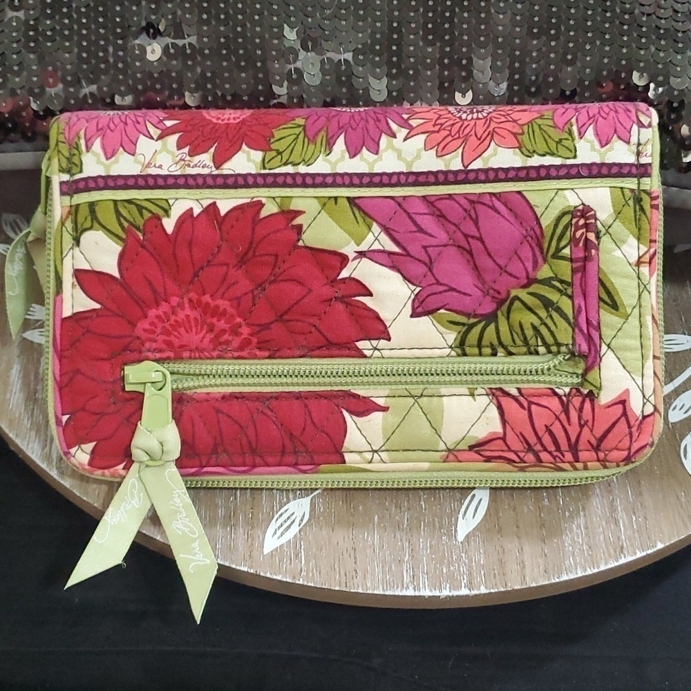 Vera Bradley Carry It All Clutch Organizer - Picture 4 of 7